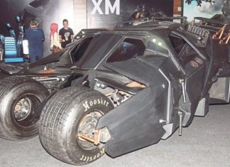 Layan kereta Batmobile