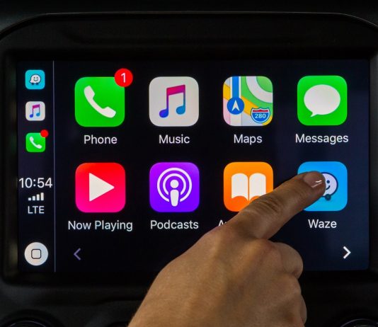 Waze pada Apple CarPlay, integrasi yang ditunggu-tunggu telah tiba