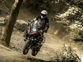 Battlax Adventurecross AX41 diperkenal Bridgestone