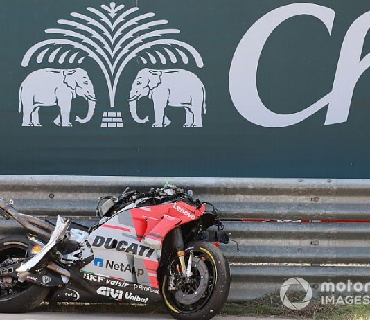 Lorenzo tumbang lagi semasa sesi latihan Bebas 2 : MotoGP Lorenzo kemalangan