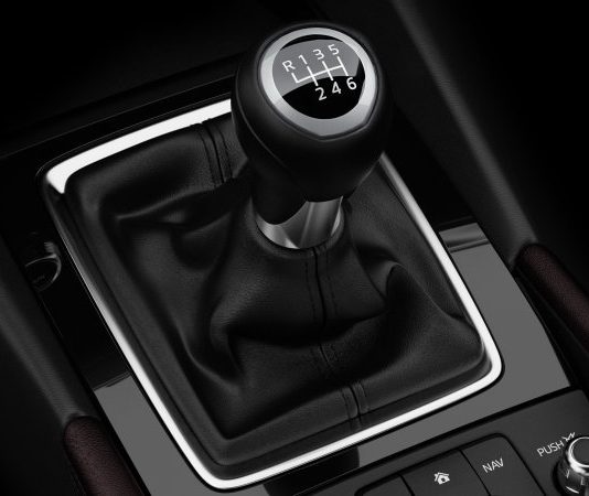 Gear manual masih popular untuk kereta, ini senarainya gear manual