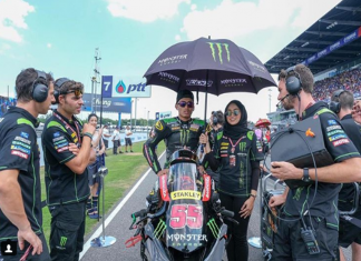 Hafizh Syahrin pilih isteri jadi ‘umbrella girl’