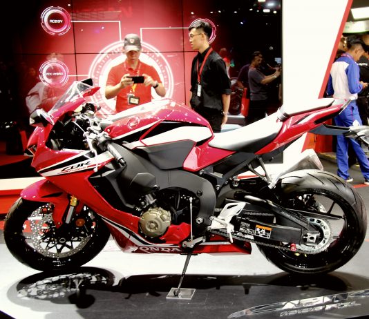 Cantik Honda CBR1000RR FIREBLADE 2019