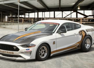 Ulang tahun ke 50 Ford Mustang Cobra Jet di pameran SEMA