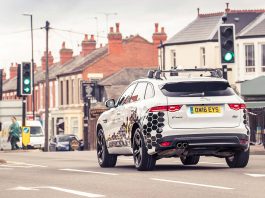Jaguar Land Rover – Menguji teknologi menghalang lampu lalu lintas