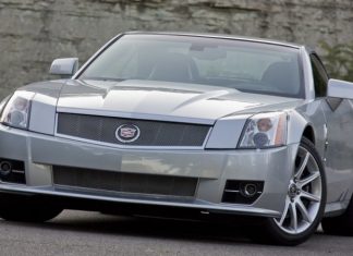 Warga emas terperangkap dalam Cadillac XLR selama 14 jam