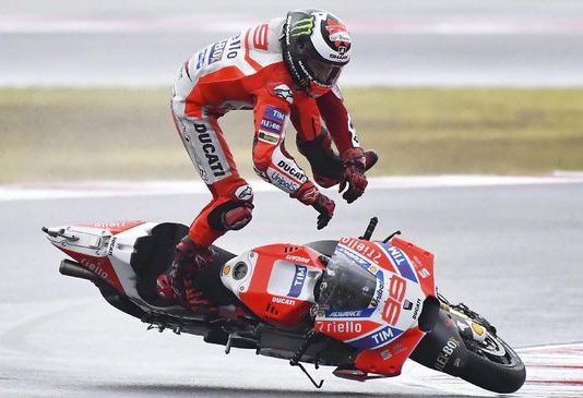 Jorge Lorenzo tidak berdaya, digantikan oleh Pirro