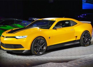 Satu set Chevrolet Camaro Bumblebee akan dilelong