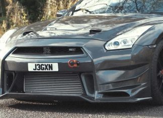 Nissan GT-R ini gunakan badan gentian karbon sepenuhnya