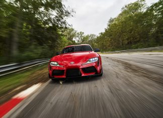 Toyota GR Supra kini sedia berentap dengan Porsche 718 Cayman
