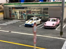 Sekumpulan Porsche RWB dan Subaru WRX STI melepak di Family Mart