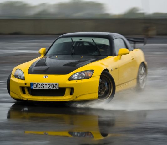 Apa itu FF, FR, MR, F4? Kenali susunan drivetrain