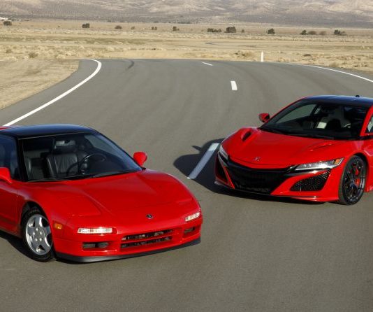 Honda NS-X 1989 ialah kereta pertama gunakan casis monocoque aluminium, sebuah Ferrari mampu milik