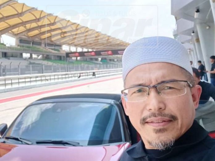 nik omar_motoqar_01