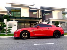 Nissan GT-R R35 Black Edition berwarna merah untuk dipinang!
