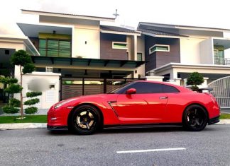 Nissan GT-R R35 Black Edition berwarna merah untuk dipinang!