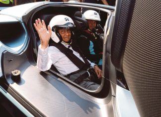 Projek kereta nasional ketiga untuk rakyat Malaysia belajar kejuruteraan automotif – Dr M