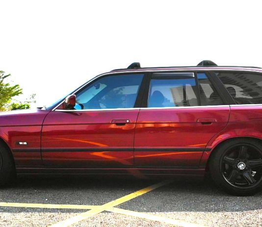BMW E34 525i Wagon ini kemungkinan milik anda, mileage hanya 90 km