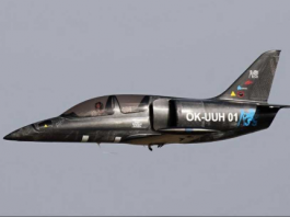 Pesawat UL-39 ALBI menggunakan enjin BMW S 1000RR