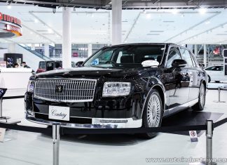 Toyota Century ini adalah kereta paling sesuai untuk Maharaja Jepun