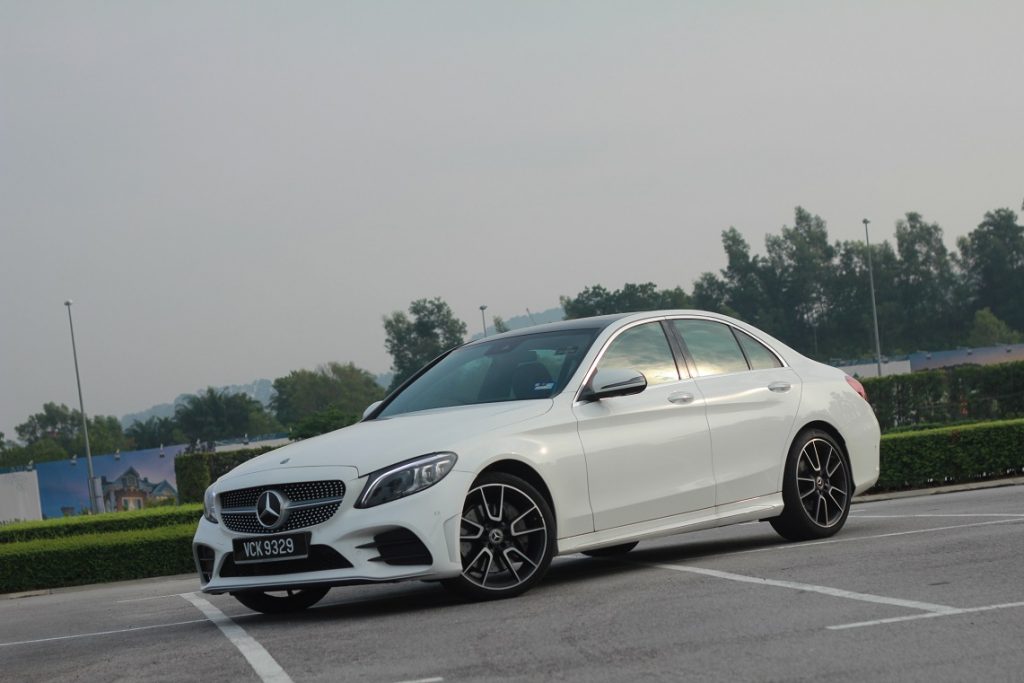 Pandu uji: Mercedes C 300 AMG Line