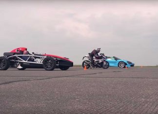 Drag race: Antara BMW S1000RR, McLaren 720S, Ariel Atom 4