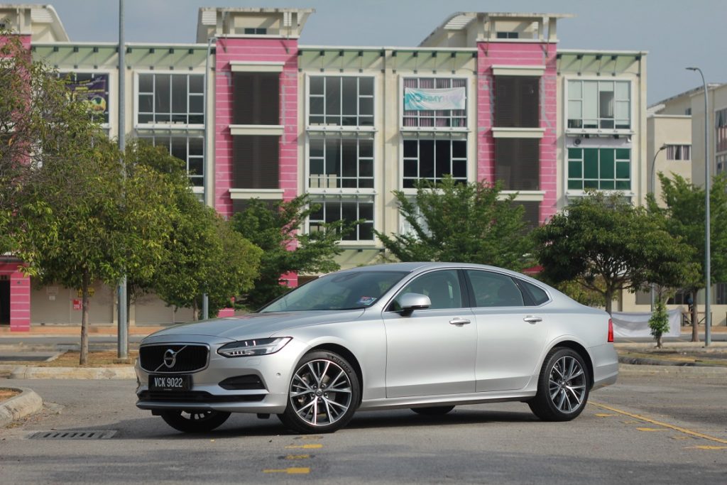 Kereta pandu uji - Volvo S90 T5