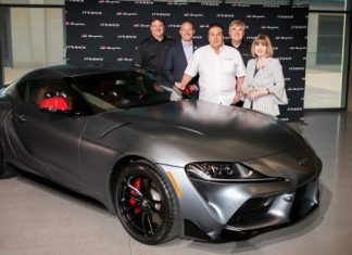 Lelaki ini beruntung menjadi pemilik Toyota Supra 2020 pertama di dunia Toyota Supra 2020