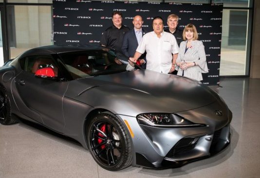 Lelaki ini beruntung menjadi pemilik Toyota Supra 2020 pertama di dunia Toyota Supra 2020
