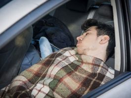Sewa kereta untuk tidur, makan