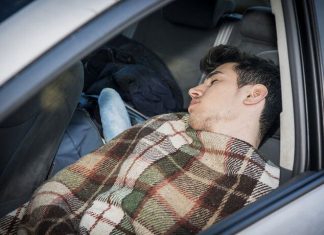 Sewa kereta untuk tidur, makan