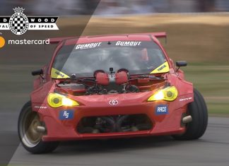 Toyota GT4586 Ryan Tuerck ini selamba drift di Goodwood