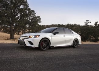Toyota Camry TRD 2020 kelihatan agak murah pada RM134k