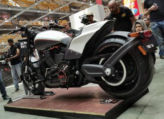 Harley Davidson perkenal model FXDR 114