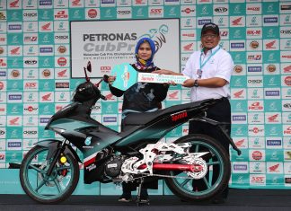 Ibu tiga anak menang Y15ZR PETRONAS Sprinta Bonanza