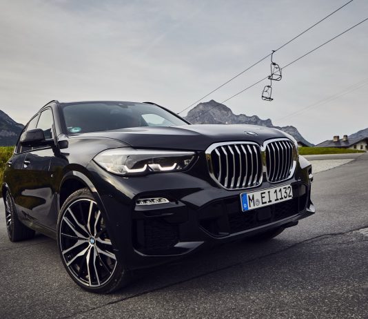 BMW X5 dengan varian PHEV xDrive45e dilancarkan