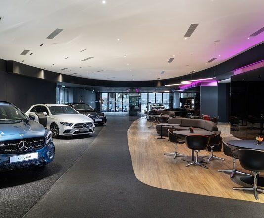 Bilik pameran Mercedes Mutiara Damansara tampilkan pengalaman pembelian masa depan