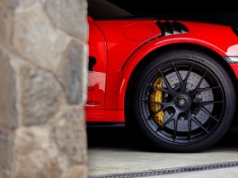 Goodyear Eagle F1 SuperSport RS ialah tayar khas untuk Porsche 911