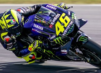 Replika topi keledar Valentino Rossi sedia untuk dijual