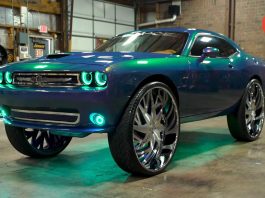 Dodge Challenger pada roda 34-inci