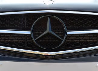 Mercedes pecat 4 kakitangan buli pekerja Islam