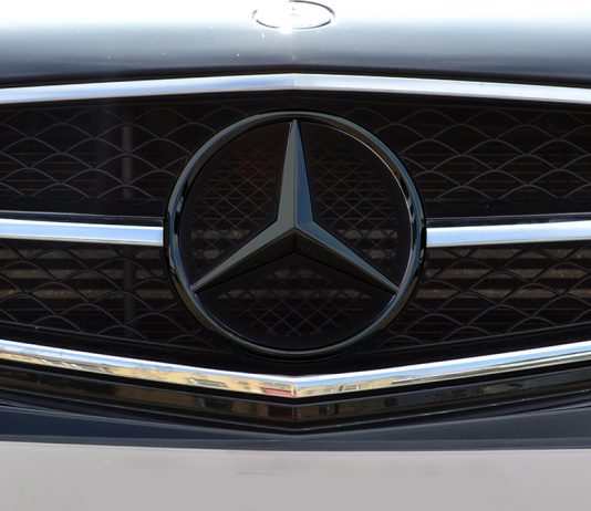 Mercedes pecat 4 kakitangan buli pekerja Islam