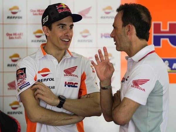 Pengurus pasukan Honda, Alberto Puig bersama pelumba sensasinya, March Marquez