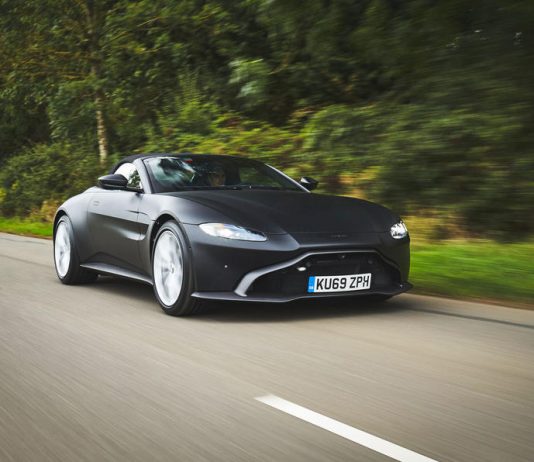Aston Martin Vantage semakin seksi dengan versi Roadster