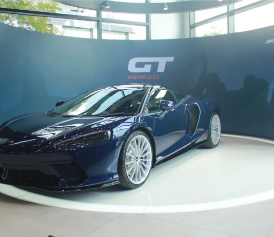 McLaren GT kini di Malaysia, dilancar di bilik pameran baharu Glenmarie