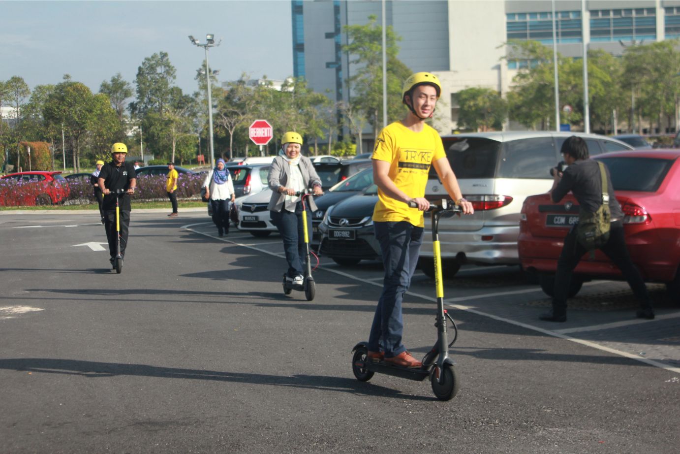 Skuter Elektrik Tryke Kini Di Malaysia Alternatif Mobiliti Murah Dan Mudah Motoqar