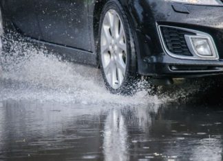 Aquaplaning dan cara mengatasinya pada kenderaan anda