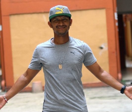 Black kini tauke bengkel cat kereta