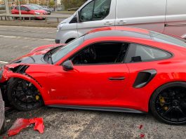 Porsche 911 GT2 RS yang dipandu uji ini terlibat kemalangan
