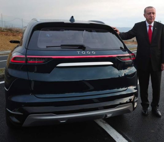 Turki secara rasmi memperkenalkan projek kereta elektrik nasional